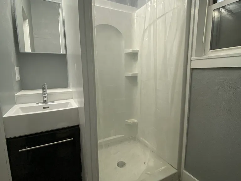 1941 Madison St #B — Photo 5
