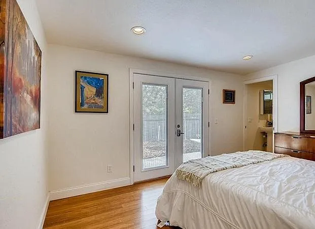 829 Mackey Ln — Photo 10
