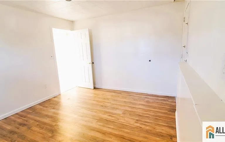 40 Beverly Ave — Photo 18