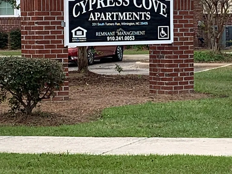 Cypress Cove Apartments — Photo 6