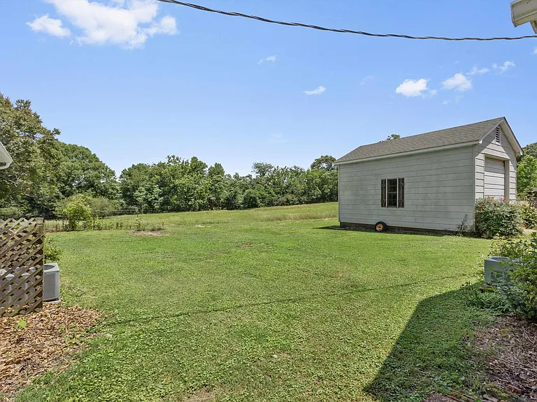 8280 Highway 196 — Photo 32