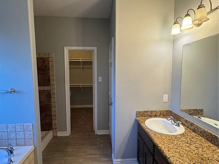 5722 Loire Blvd — Photo 25