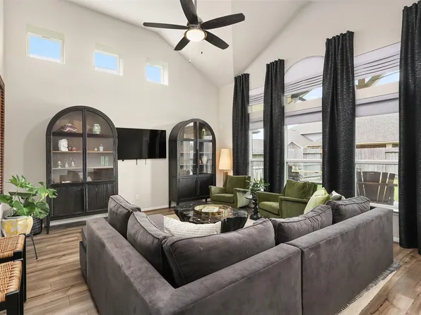2509 Ocean Key Dr, Texas City, TX 77568