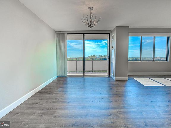 4th image of 5225 Pooks Hill Rd APT 1720S