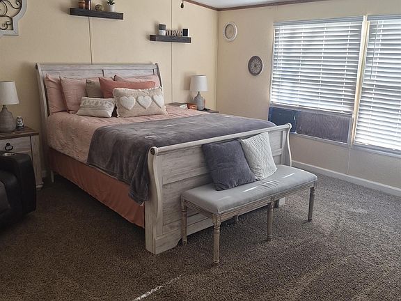 2nd image of 751 S Roosevelt Rd S #R-1/2