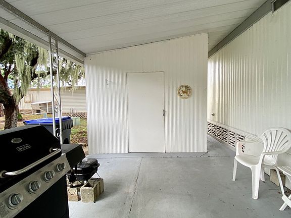 5th image of 4850 Clover Ln