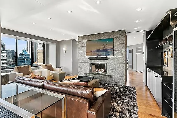 Rented by New York Casas Ltd. | media 42