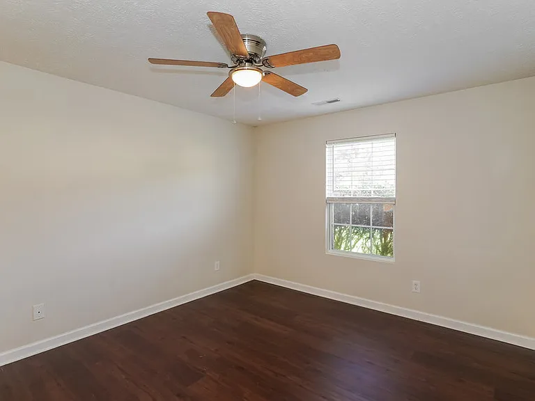 1533 Passage Dr — Photo 9