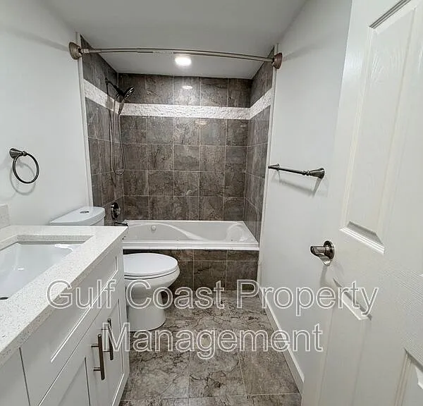 16150 Bay Pointe Blvd #107 — Photo 24