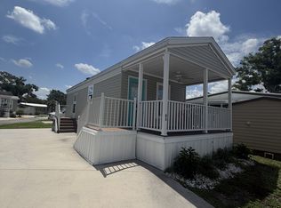 Horseshoe Cove RV Resort, Bradenton, FL 34203
