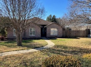2128 Silver Spring Dr, Mesquite, TX 75181