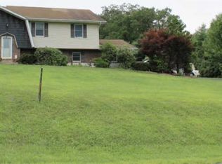 165 Memorial Dr, Kunkletown, PA 18058