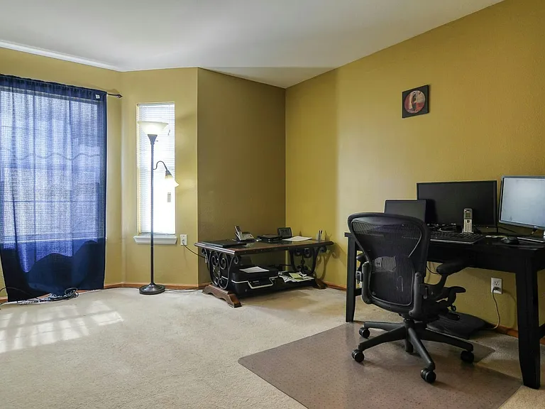 16279 Hedgeway Dr — Photo 13