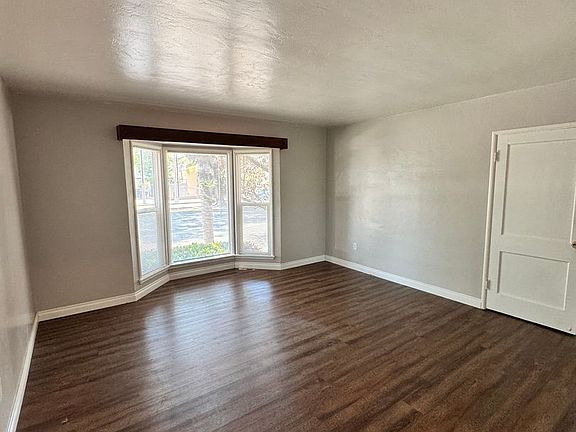 3rd image of 2444 Pacific Ave APT 1