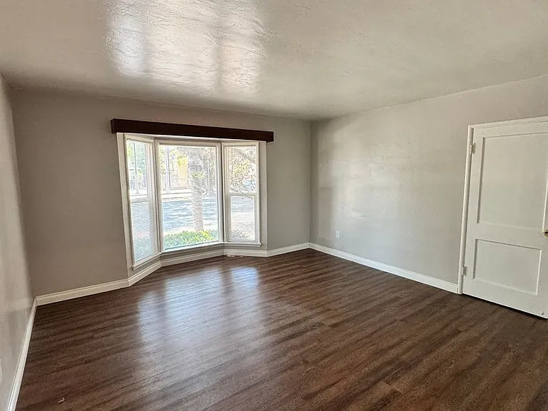2444 Pacific Ave — Photo 17