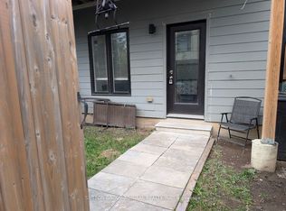 540 Essa Rd #17, Barrie, ON L4N9E5
