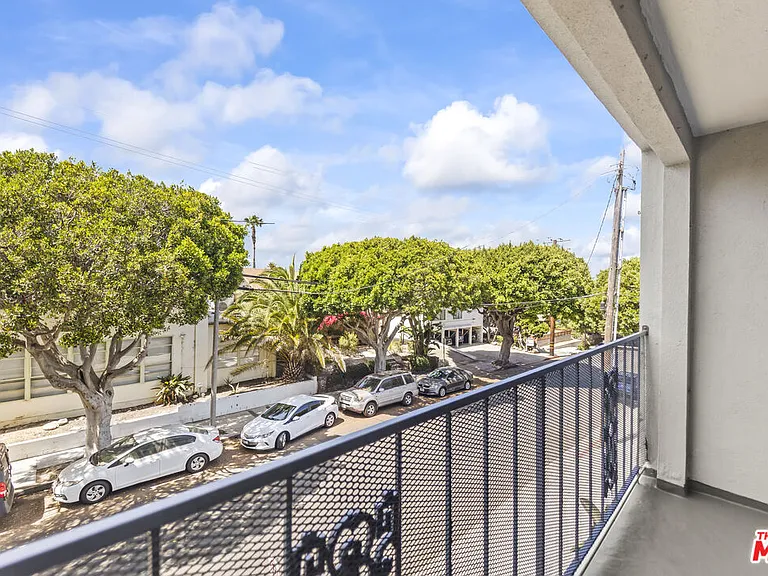 2901 4th St #212 — Photo 4