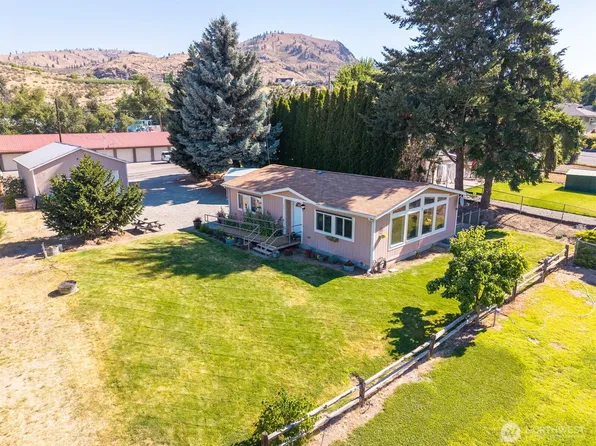804 E Wapato Avenue, Chelan, WA 98816