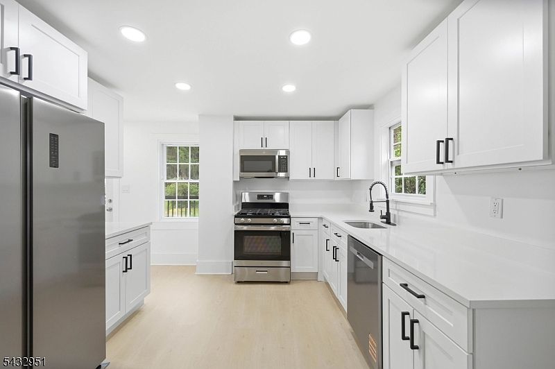 1st image of 89 High St