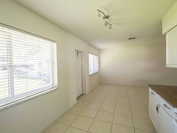 5th image of 2981 NE 19th Ter