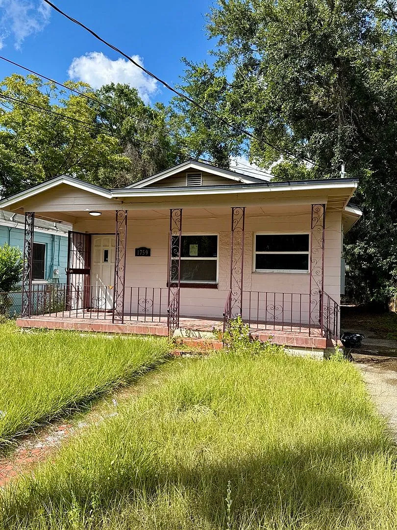 Great 3 Bedroom for rent! Reasonable Rent! — Photo 1