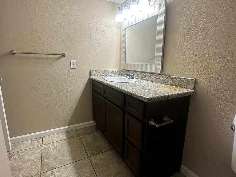 Cedar Creek Condominiums — Photo 57