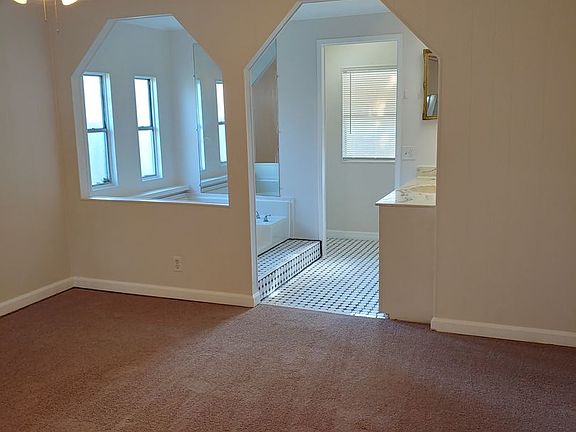 4th image of 10907 Merrywood Dr