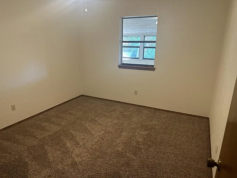 3612 N Drexel Blvd — Photo 23