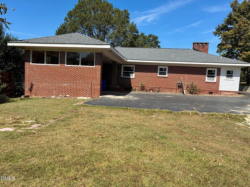 2nd image of 292 E Depot St