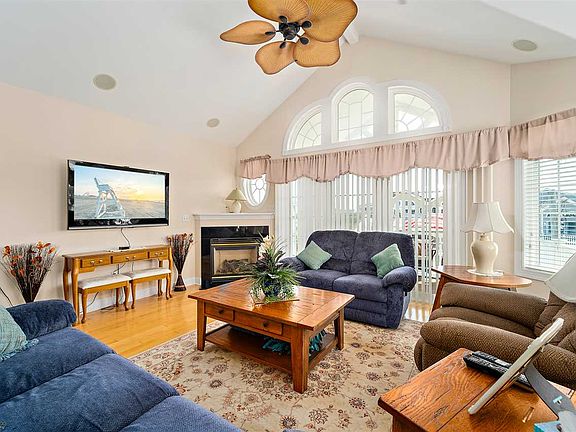 3rd image of 121 75th St #West