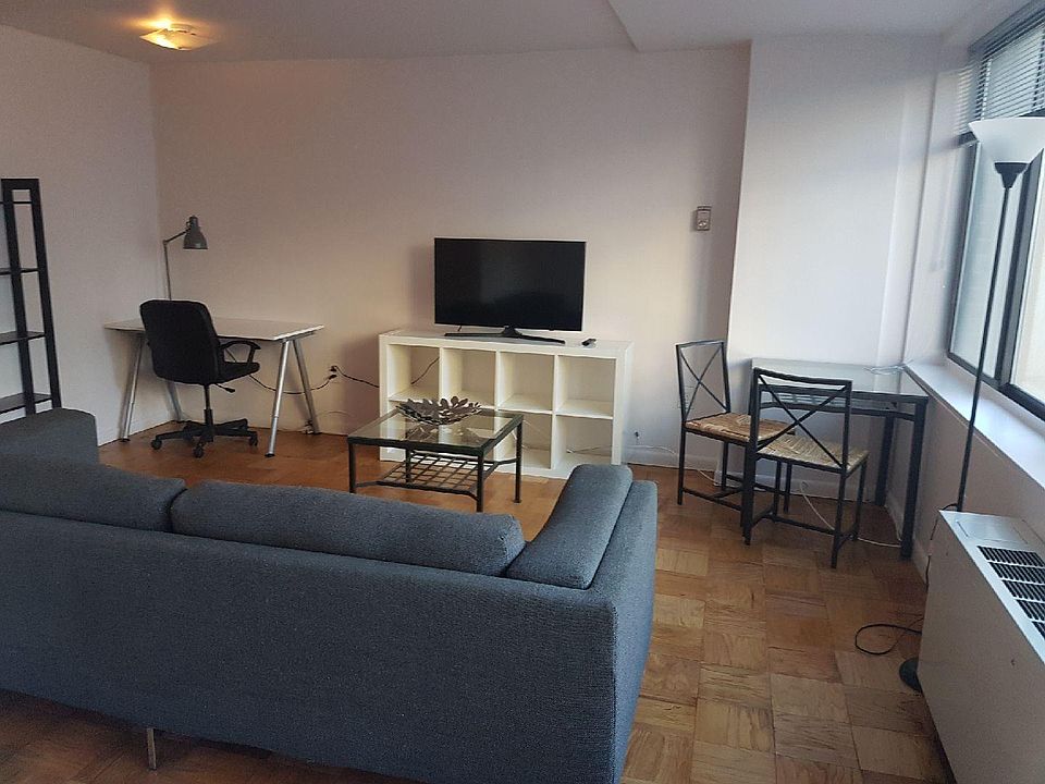 2nd image of 522 21st St NW APT 607