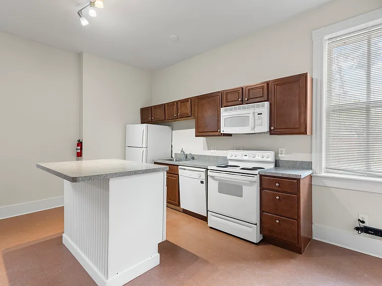 2107 W Main St — Photo 11