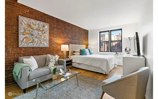 Sold by Douglas Elliman | media 10