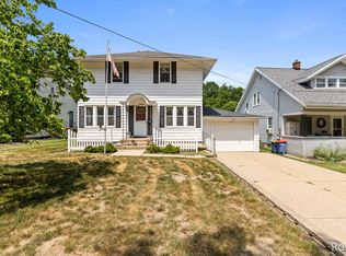 1545 4th St NW, Grand Rapids, MI 49504