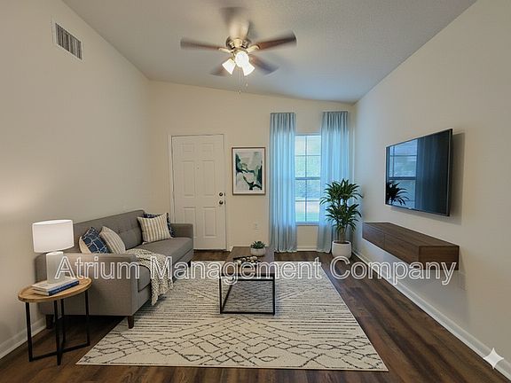 4th image of 1904 Crystal Grove Dr