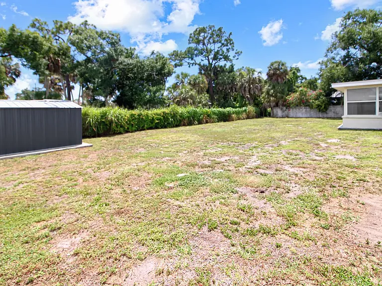 1311 E Gate Dr — Photo 20