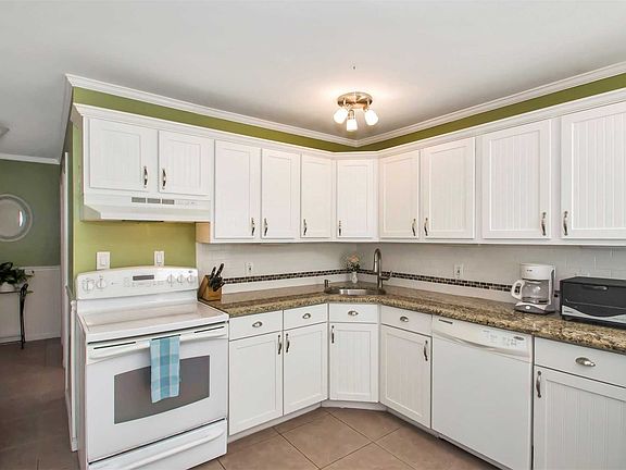 4th image of 37 Grey Ln