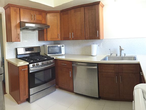 5th image of 1615 Greencastle Ave APT D