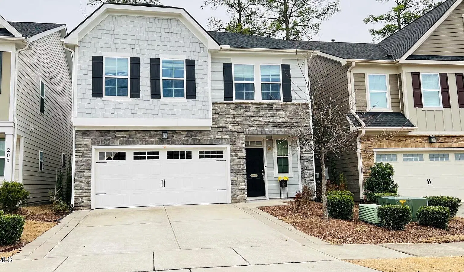 4 bed, 2.5 bath, 2100 sqft, $2,395 — Photo 1