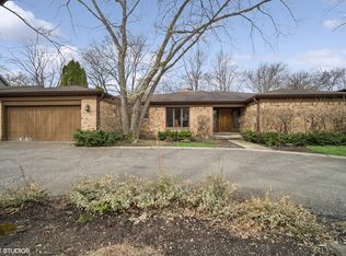 2050 Mallard Dr, Northbrook, IL 60062