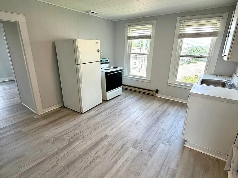 235 Ziegler St #1 — Photo 5