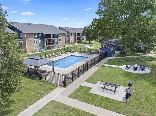 1131 W Battlefield St APT D17