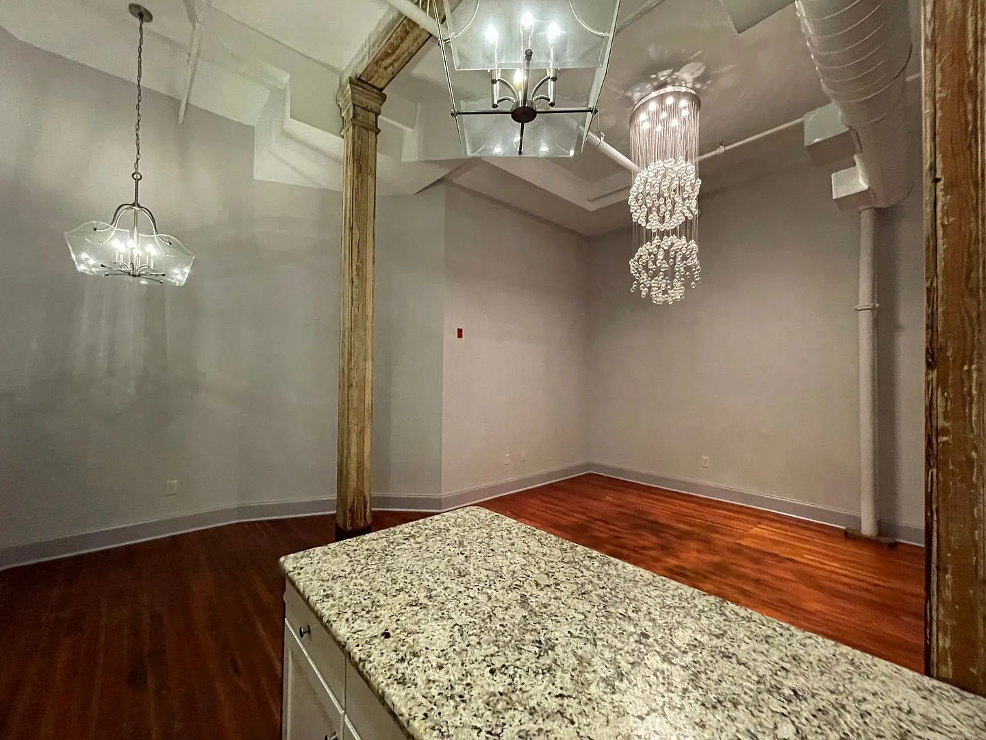 1 bed, 1.0 bath, 732 sqft, $1,395 — Photo 2