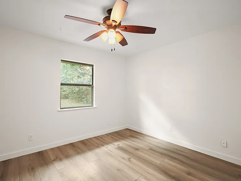 413 Sun Bonnet Dr — Photo 12