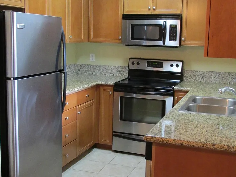 1423 Graves Ave #215 — Photo 2