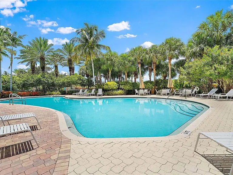 1593 Pinellas Bayway S — Photo 47