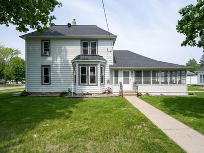 425 2nd St SW, Cannon Falls, MN, 55009