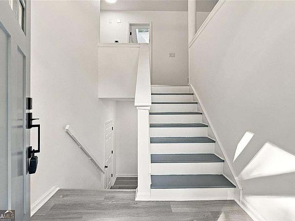 4th image of 707 Copper Trace Way