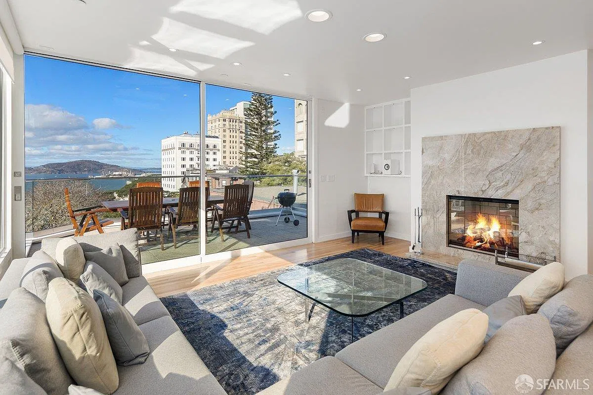 3 bed, 2.5 bath, 3500 sqft, $22,500 — Photo 3