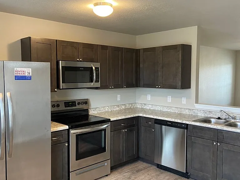 3809 Travers Ln — Photo 6